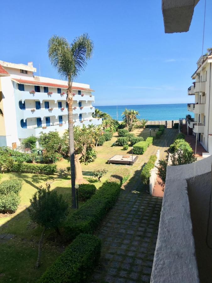 Baia Degli Dei - Living La Nike Apartment Giardini Naxos Exterior photo
